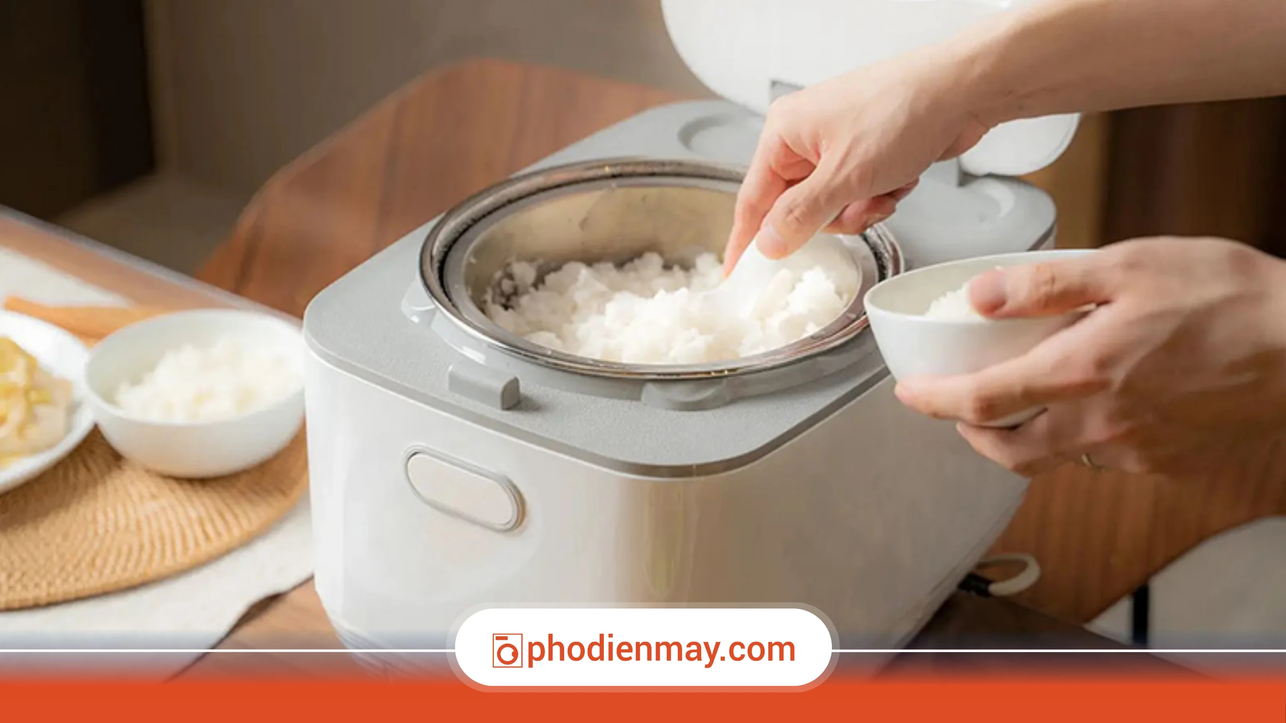 nồi cơm điện, nồi cơm điện có mùi hôi, cách vệ sinh nồi cơm điện, Phố Điện Máy
