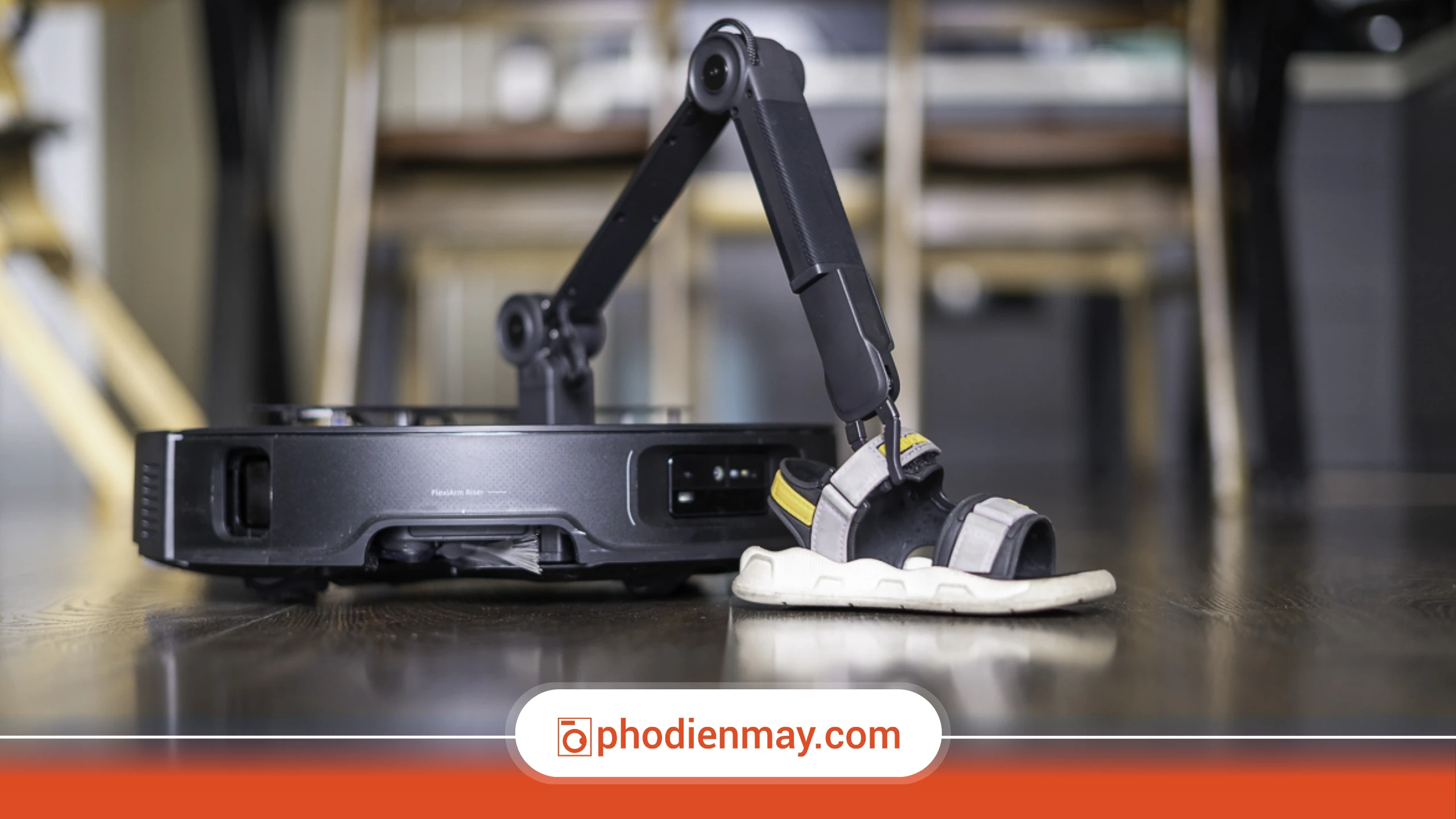 robot hút bụi không sạch, robot hút bụi có mùi khét, cách xử lý robot hút bụi, Phố Điện Máy
