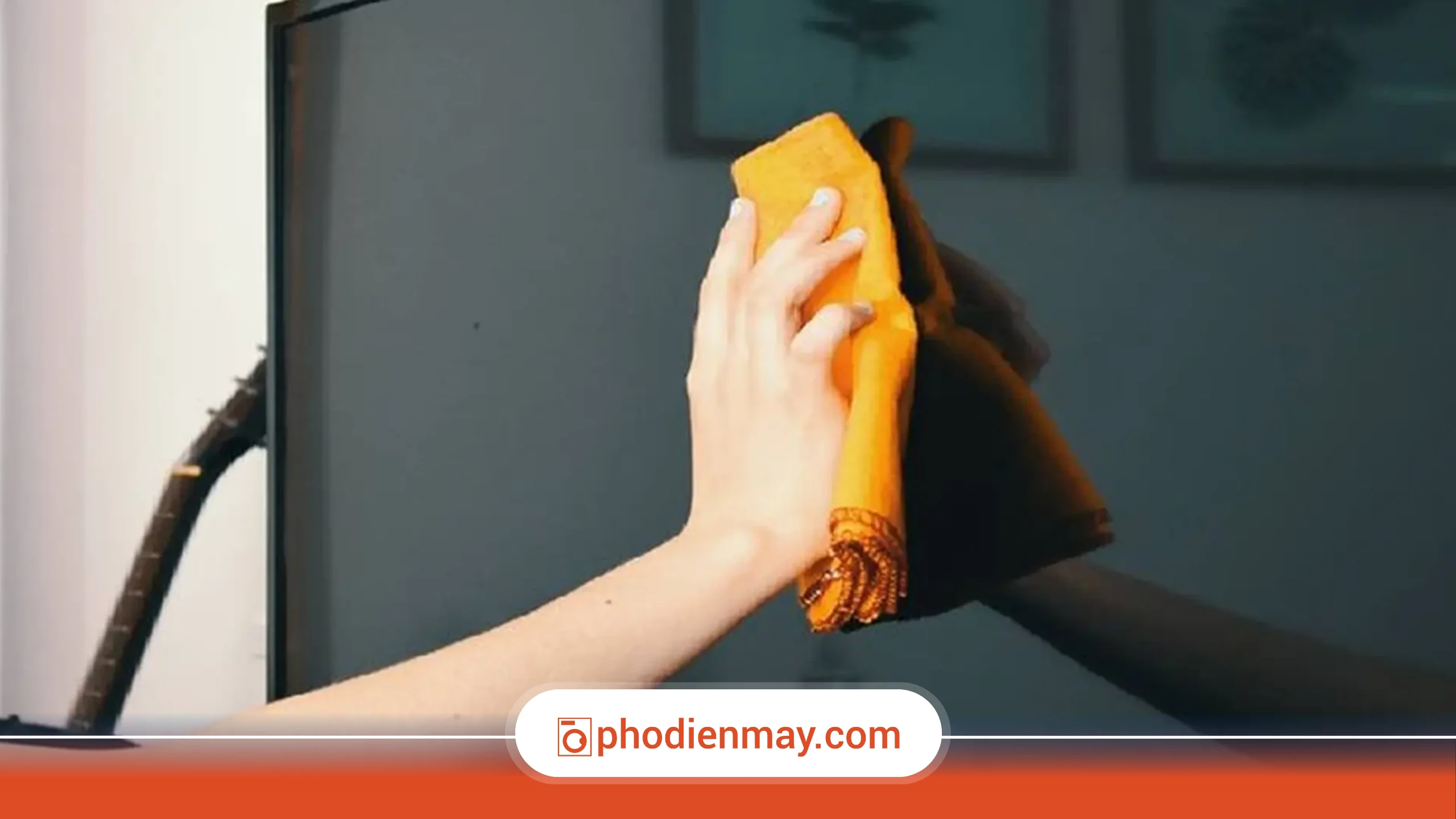 tivi bị xước, cách xử lý tivi bị xước, sửa màn hình tivi, tivi Phố Điện Máy