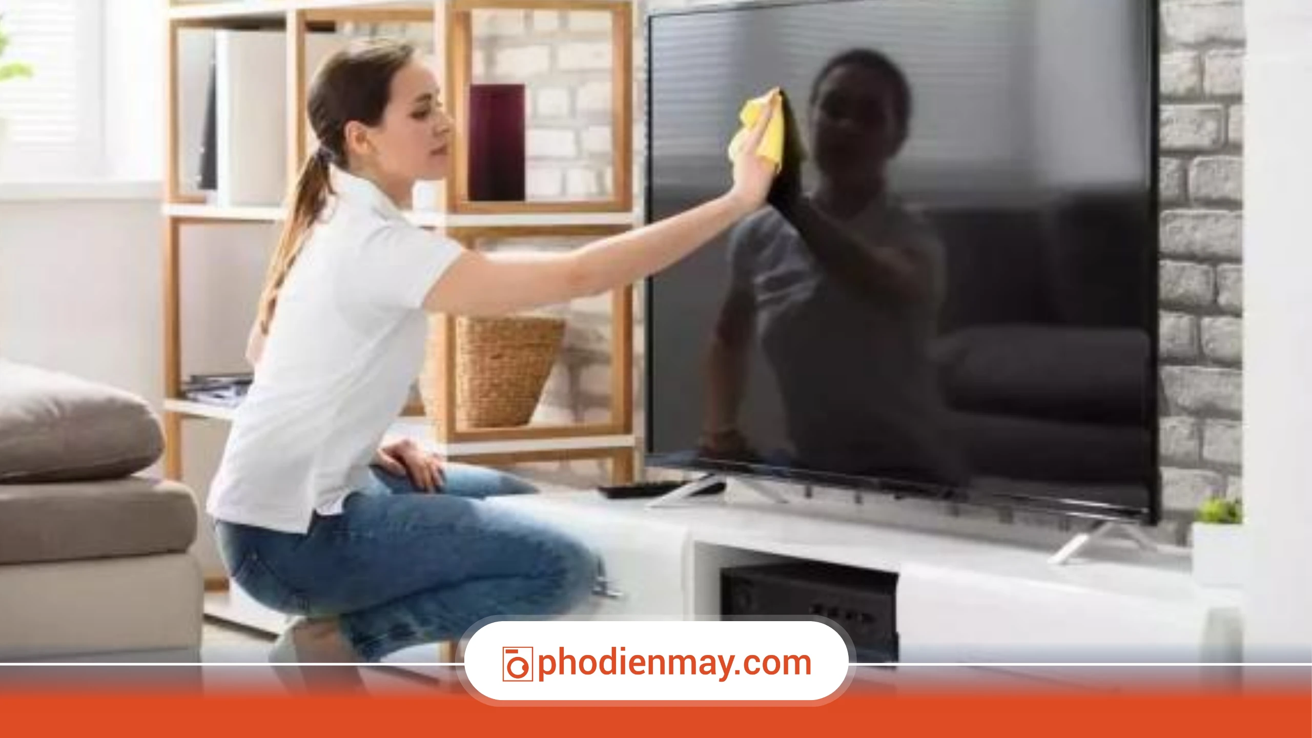 vệ sinh tivi, tivi bám bụi, cách lau tivi sạch, tivi Phố Điện Máy