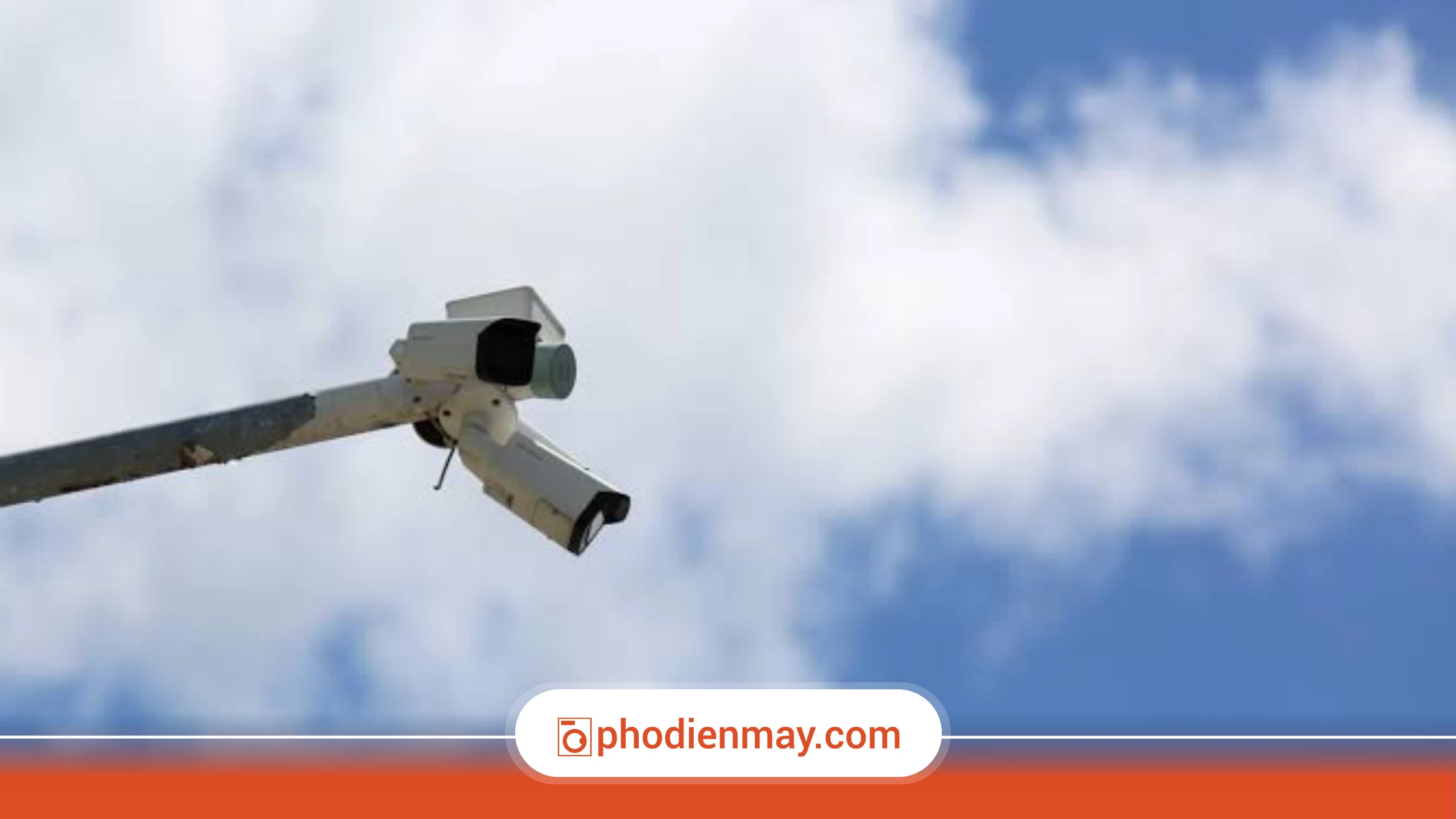 camera giám sát, lắp đặt camera an toàn, cố định camera trên cao, camera Phố Điện Máy