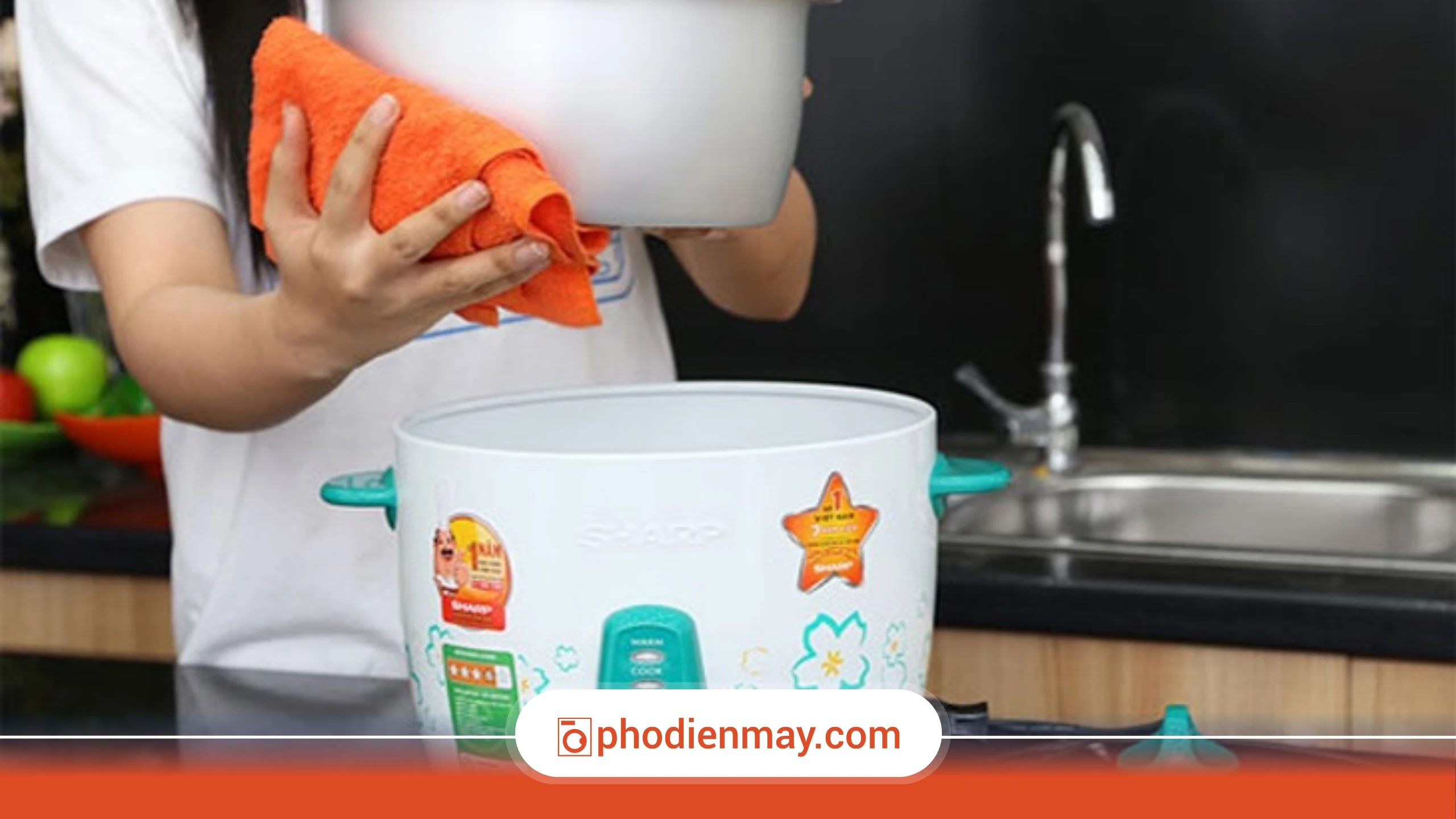 nồi cơm điện bị mốc