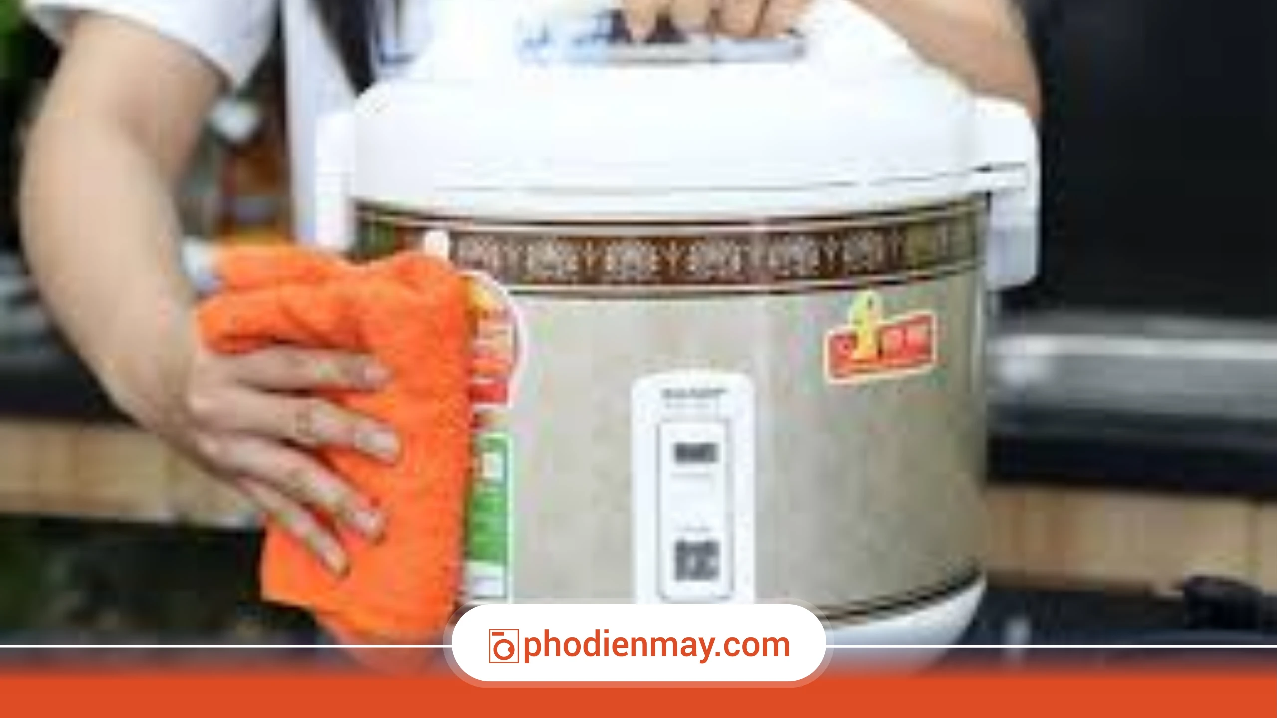 Không giữ ấm cơm quá lâu