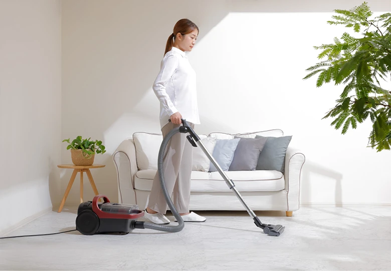 Máy hút bụi Panasonic MC-CL607RN49 dây điện dài