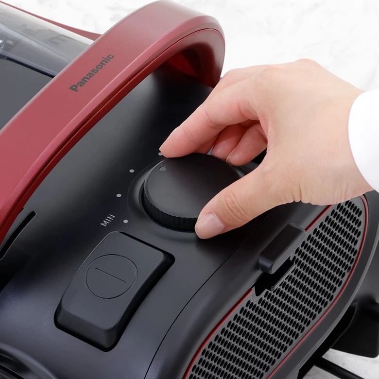 Máy hút bụi Panasonic MC-CL607RN49 điều chỉnh công suất hút