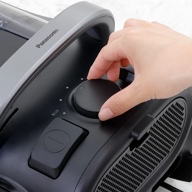 Máy hút bụi Panasonic MC-CL609HN49 điều chỉnh công suất hút