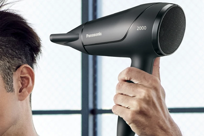 Gọn nhẹ-Máy sấy tóc Panasonic EH-ND65-K645
