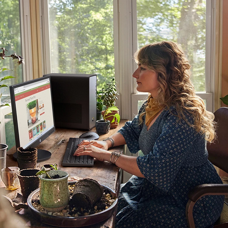 Máy tính để bàn HP OmniDesk M02-0022d C16DZPA